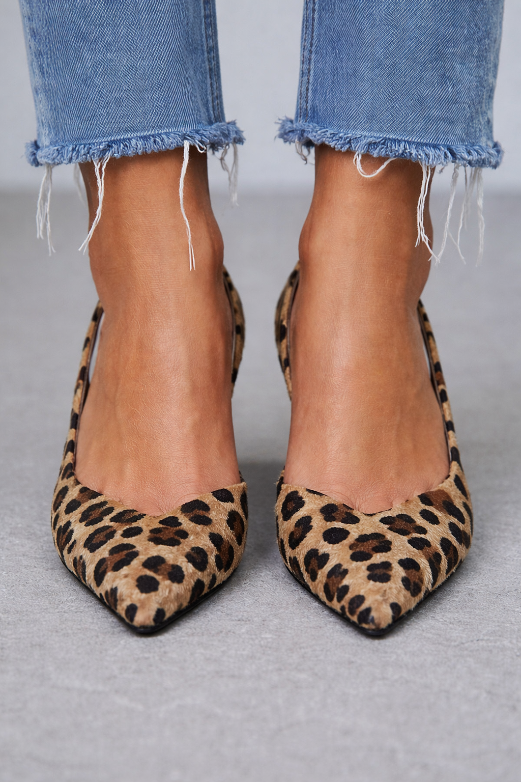 womens-dress-textile-heels-with-pointed-toe-and-slingback-strap-2